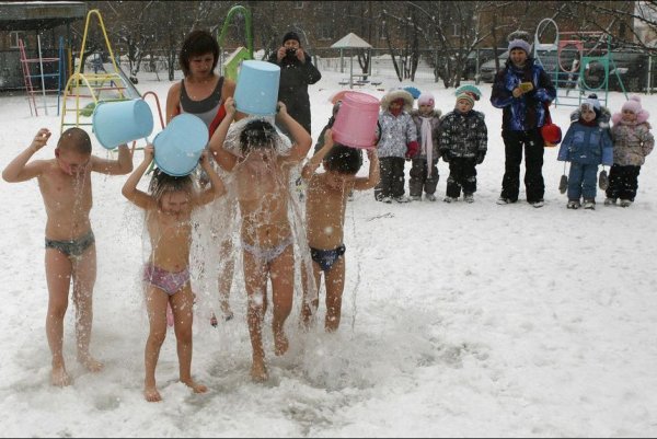 Купание детей зимой