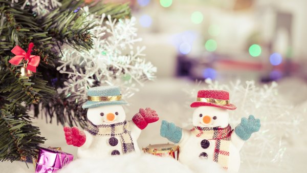 Новогодняя ёлочка и Снеговичок