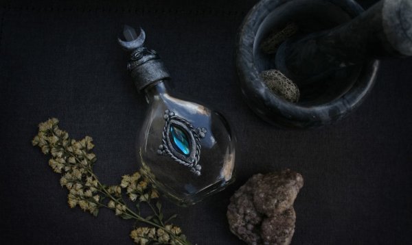 ВЕДЬМИНА бутылка Викка