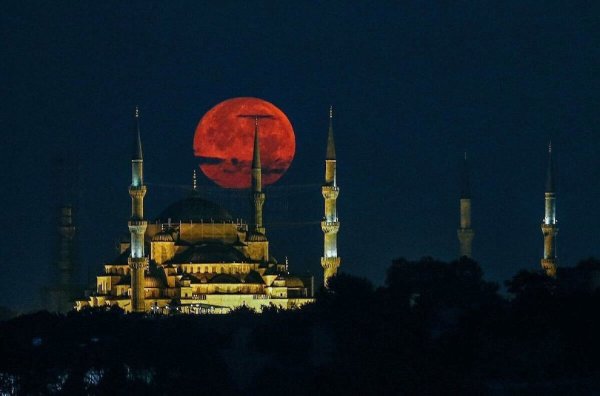 Мечети Турции полумесяц