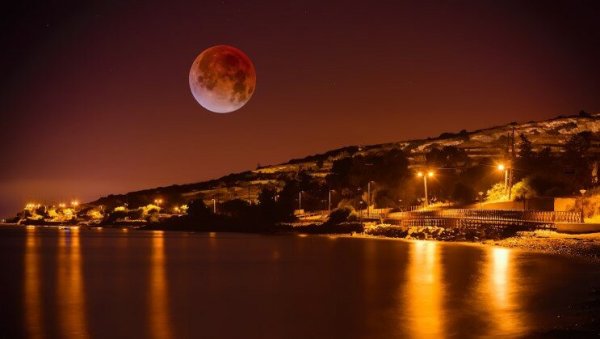 Луна в Турции