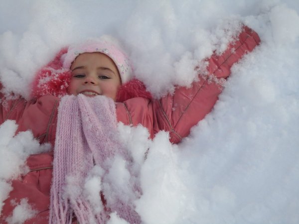Дети в снегу