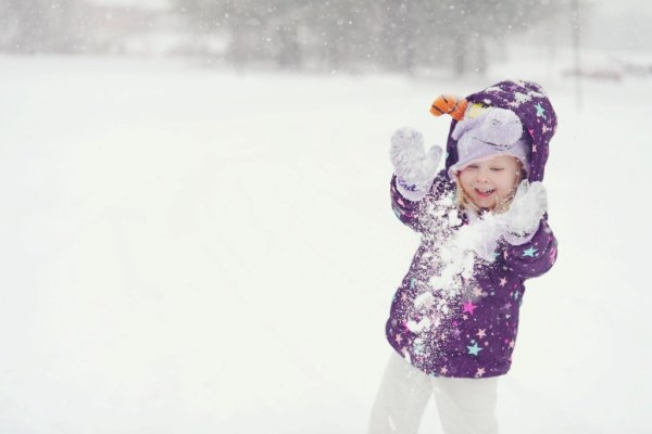 Девочка зимой