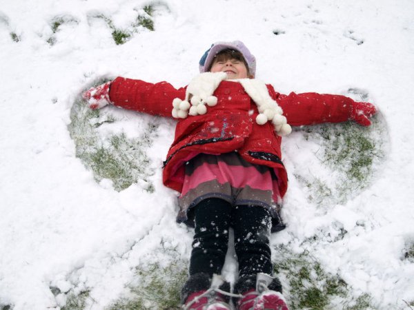 Снежный ангел в сугробе