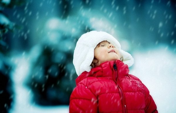 Счастливые дети зима