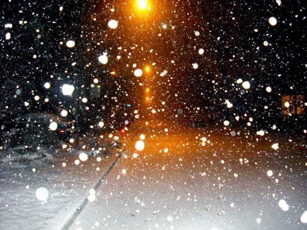 Снег падает с неба