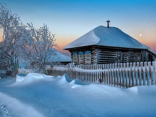 Околица деревни зимой