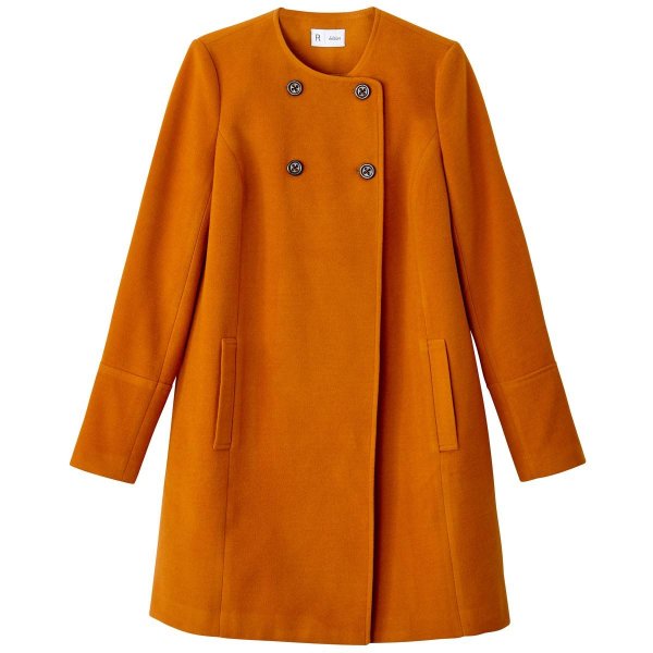Пальто на пуговицах женское