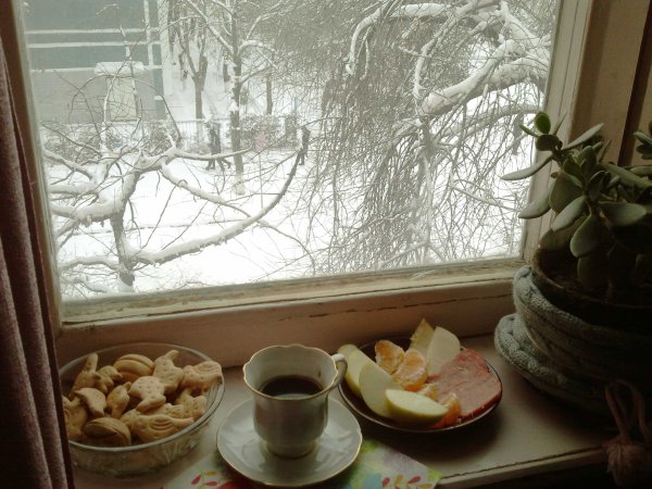 Зимнее утро в окне