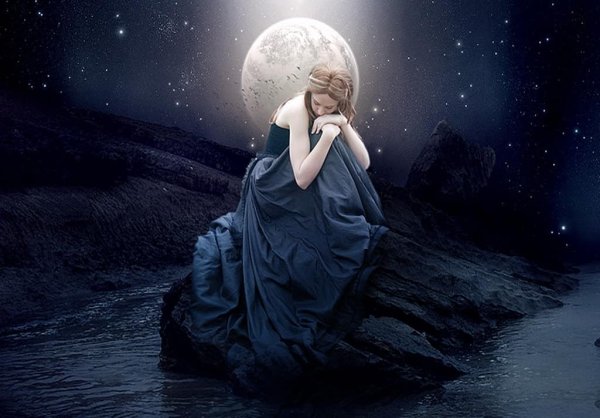 Женщина ночь Луна