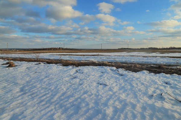 Тает снег в полях
