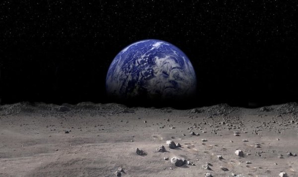 Лунная поверхность