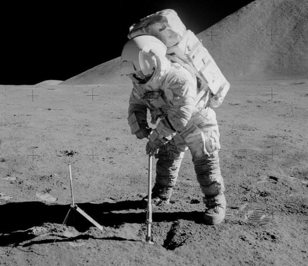 Первая высадка человека на луну