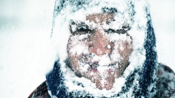 Заснеженный человек