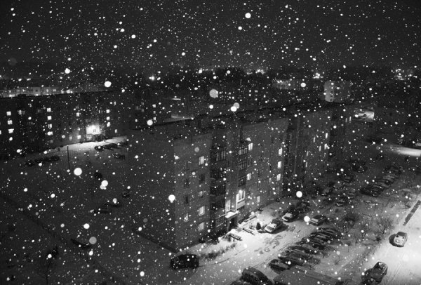 Снегопад за окном