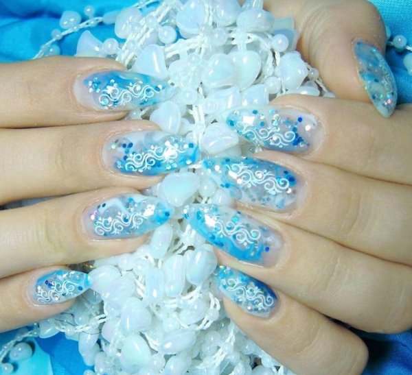 Ледяной маникюр