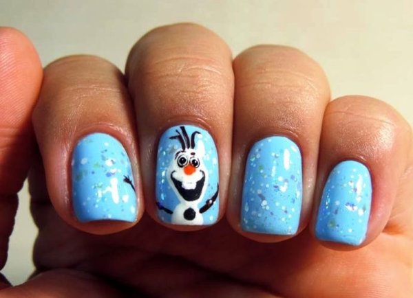 Маникюр со снеговиком Олафом