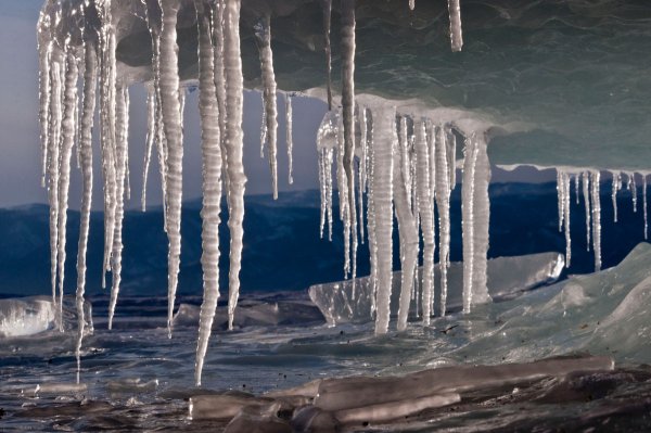 Байкал лед сосульки