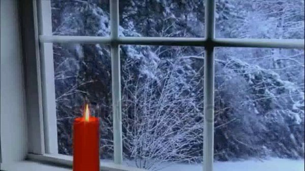 Зима окно свеча
