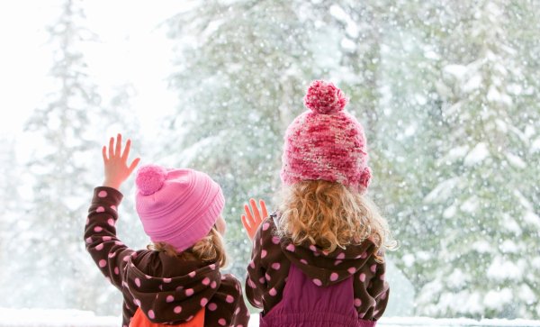 Дети в снегу