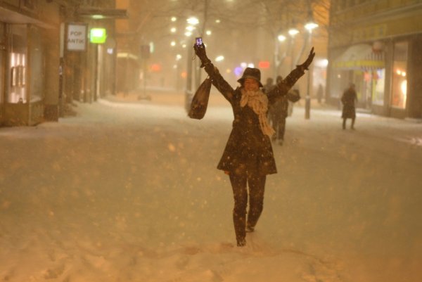 Зима город люди