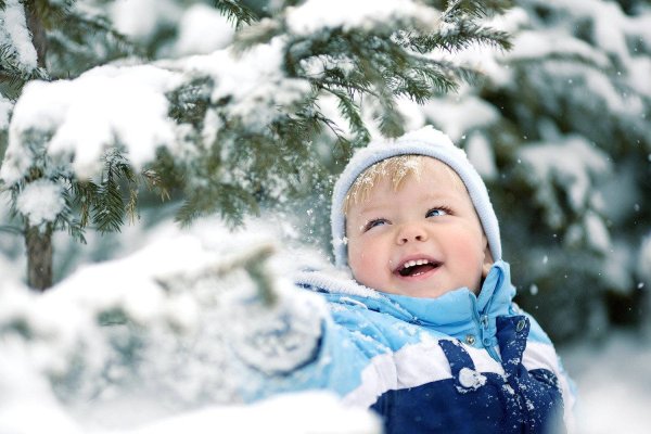 Малыш зимой