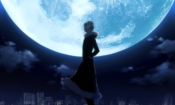 Персонаж на фоне Луны