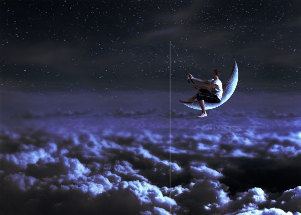 Мальчик на Луне с удочкой