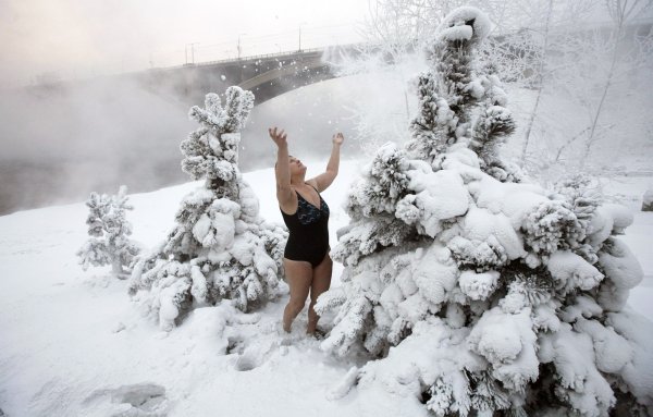 Баба в снегу