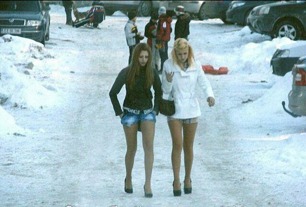 В короткой юбке на морозе