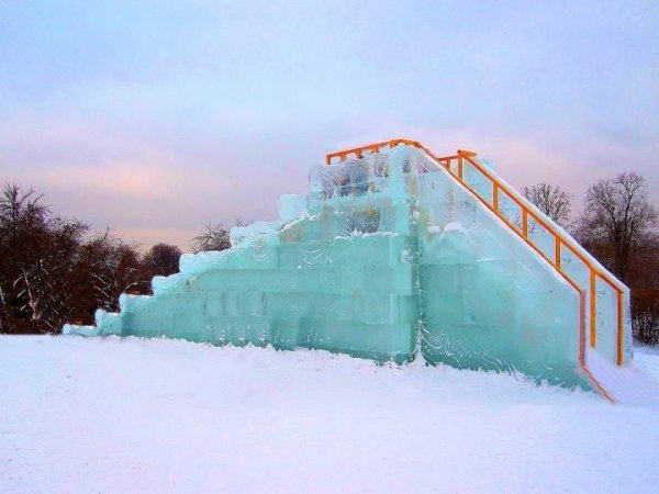 Ледяные горки в Переславле Залесском