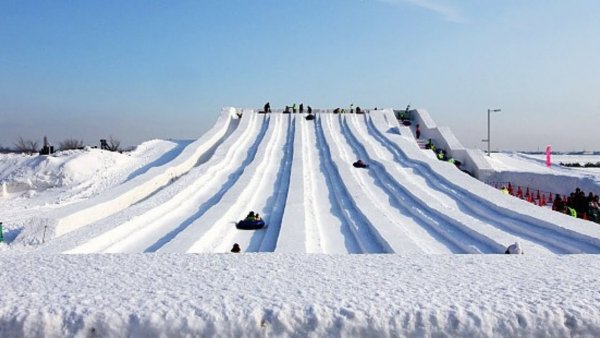 Огромная Снежная горка