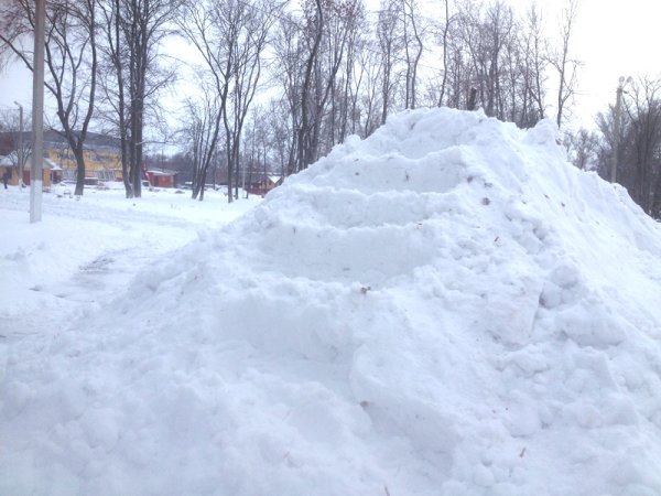 Горка снега