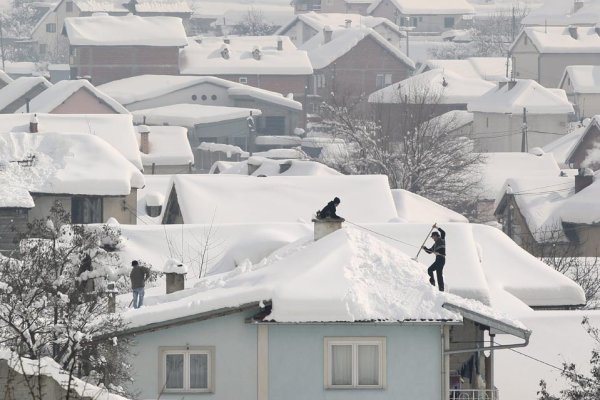 Снег на крыше