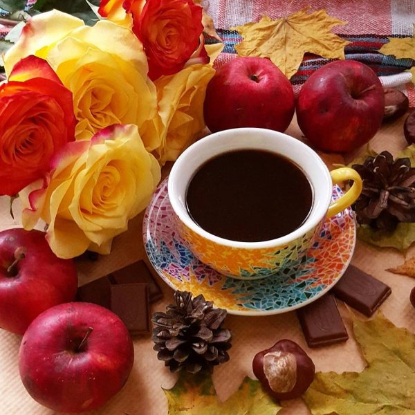 Осенние цветы и кофе