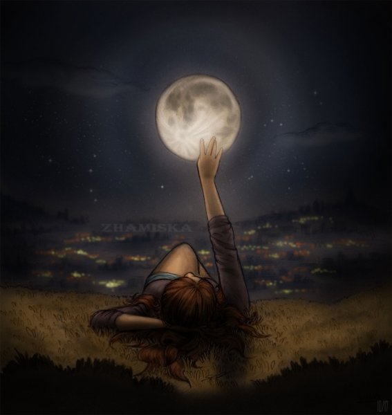 Рука тянется к Луне