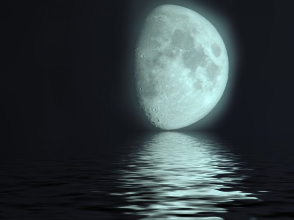Отражение Луны