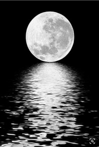 Лунная дорожка на воде