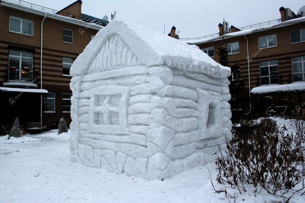 Домик из снега