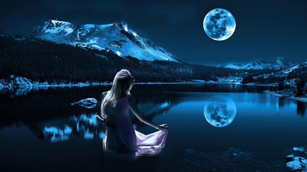Девушка под луной