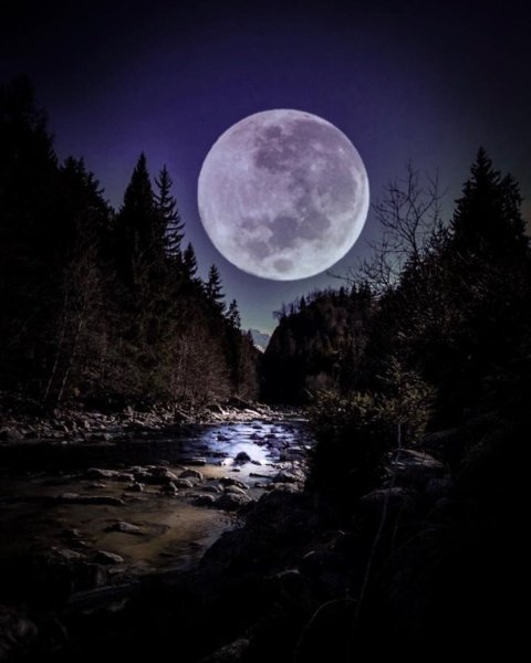 Красивая Луна