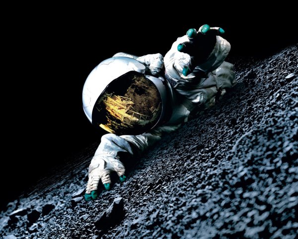 Аполлон 18 (2011)