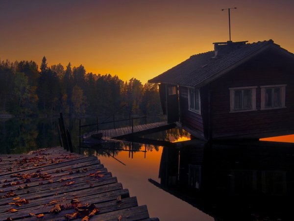 Дом на закате