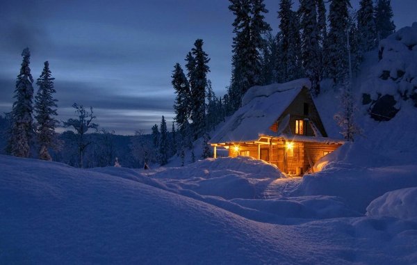 Заснеженный домик