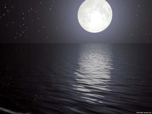 Луна светит