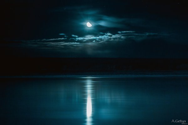 Ночь в море