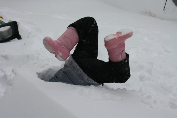 Ноги в сугробе