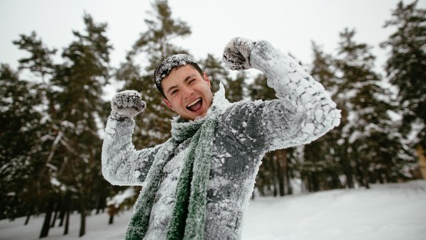 Человек в снегу