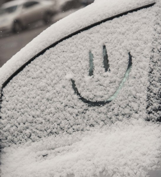 Первый снег на машине