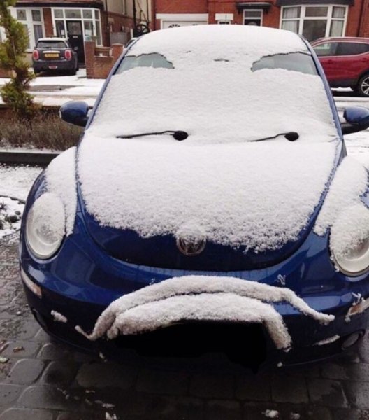 Машина в сугробе